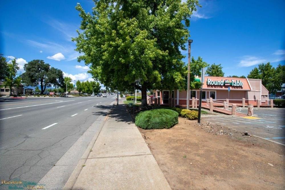 121 Hartnell Ave, Redding, CA 96002